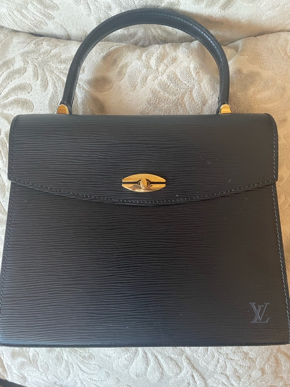 Vintage Authentic Louis Vuitton Malesherbes Epi BLACK handbag
